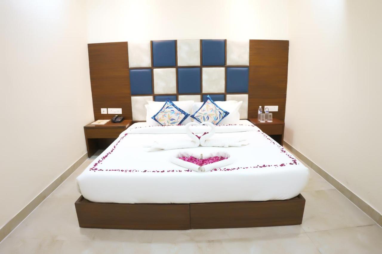 Hotel Vihaan Residency Zirakpur Eksteriør bilde