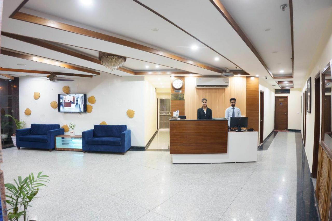 Hotel Vihaan Residency Zirakpur Eksteriør bilde