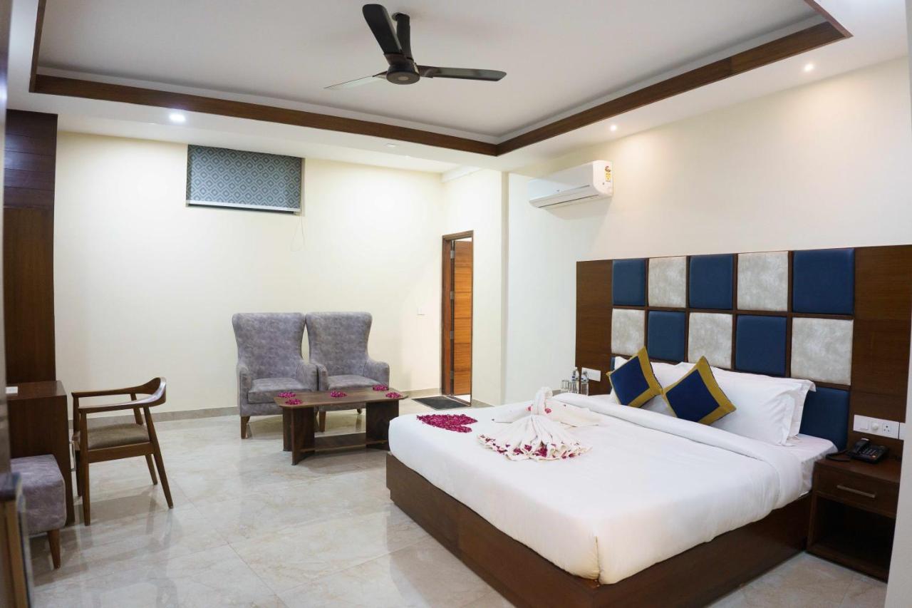 Hotel Vihaan Residency Zirakpur Eksteriør bilde