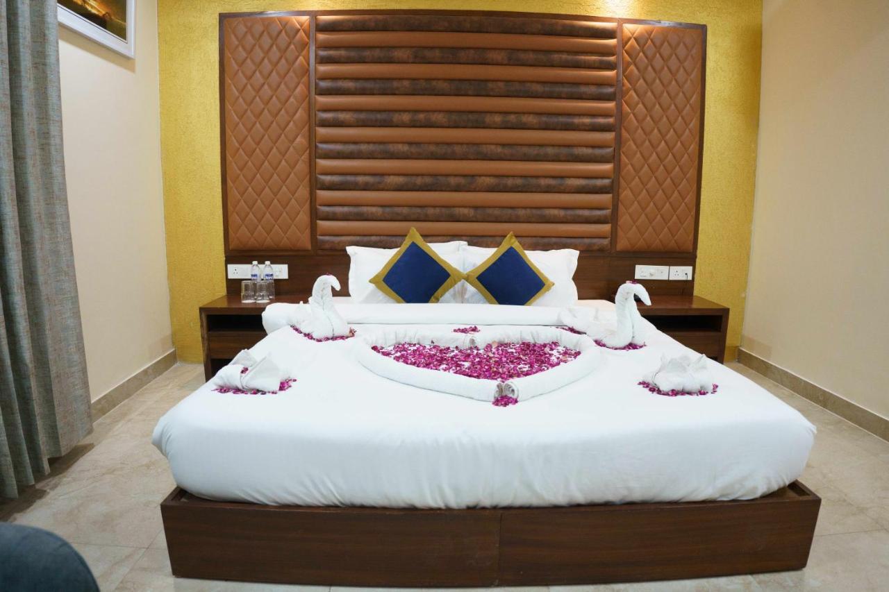 Hotel Vihaan Residency Zirakpur Eksteriør bilde